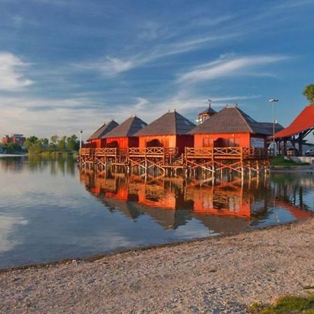 Overwater Cottage - Slovak Tahiti, Senec Bagian luar foto