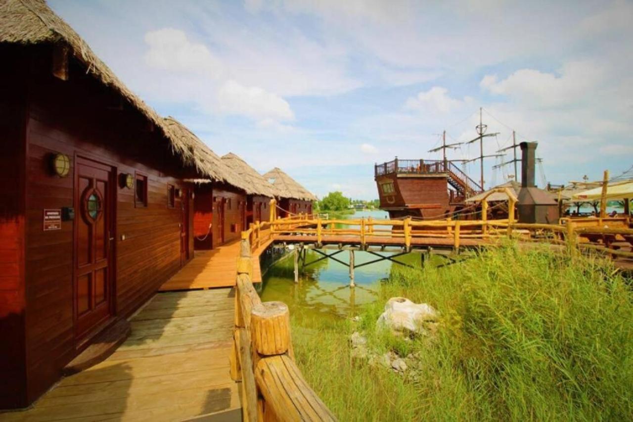 Overwater Cottage - Slovak Tahiti, Senec Bagian luar foto