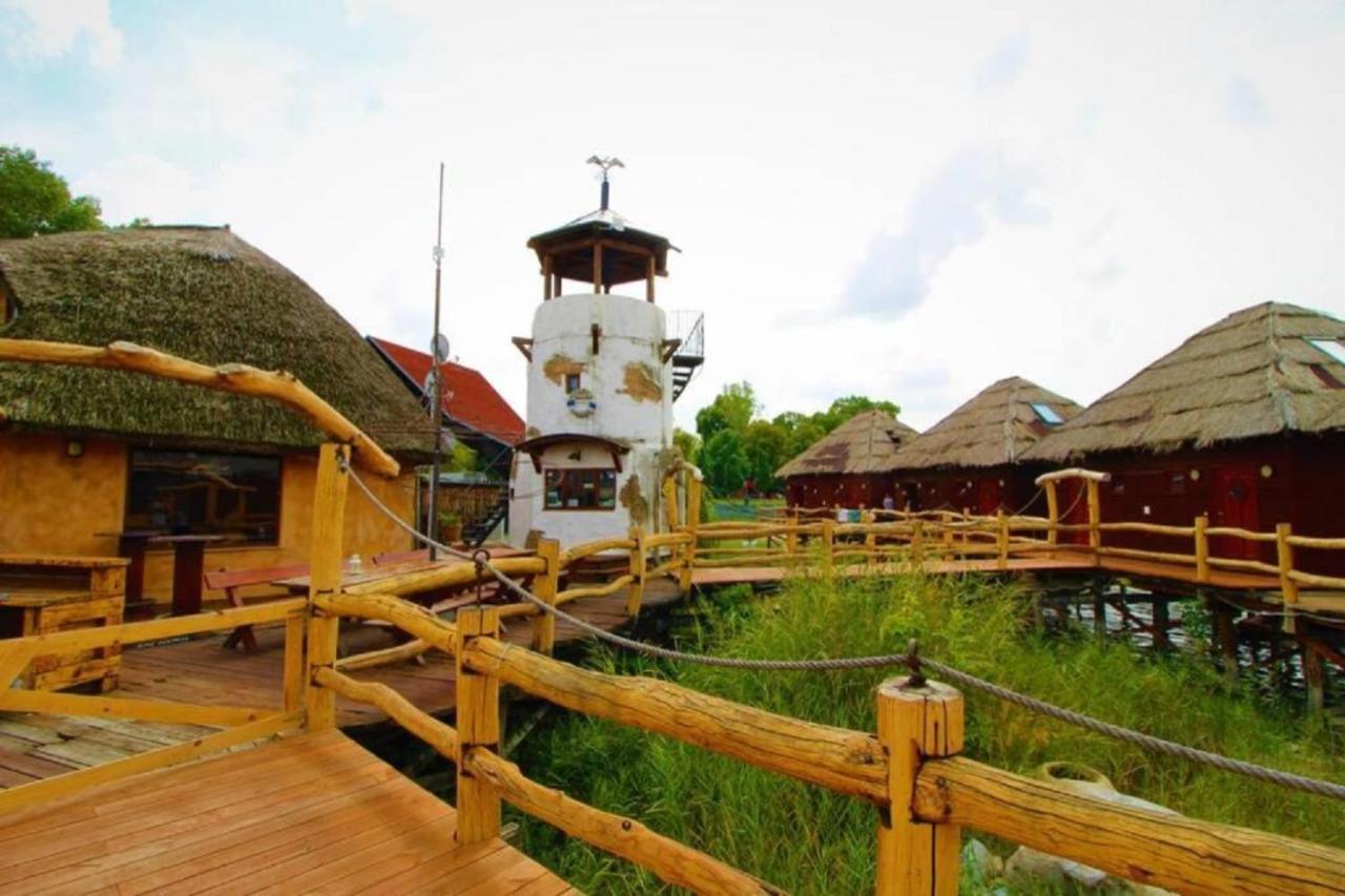 Overwater Cottage - Slovak Tahiti, Senec Bagian luar foto